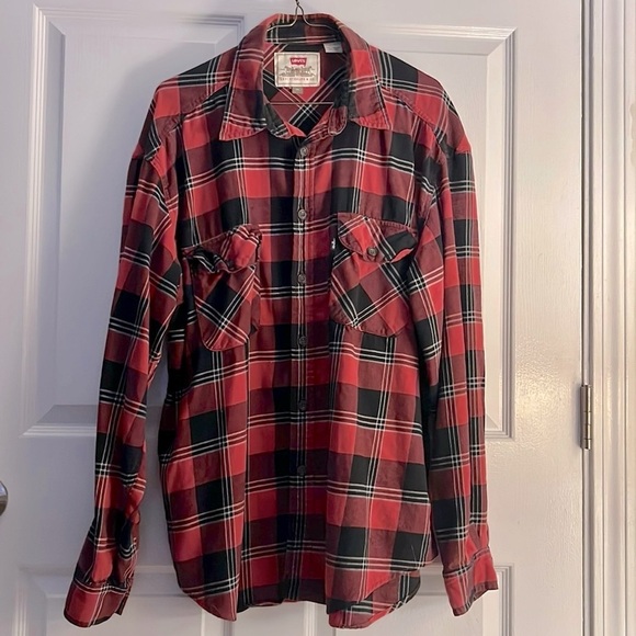 LEVI’S 🌲 RED/BLACK PLAID 100% COTTON LONG SLEEVE BUTTON DOWN SHIRT Size Men’s XL - Picture 2 of 7